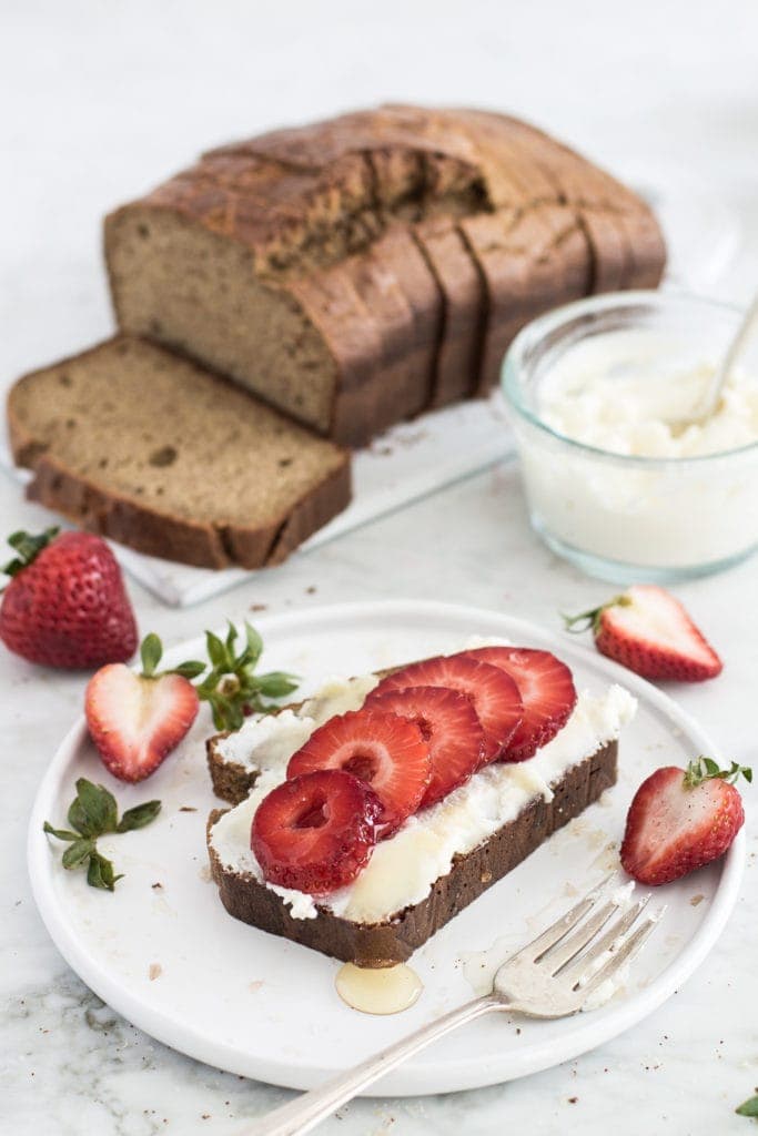 This paleo almond butter bread is what your breakfast routine has been missing. With only 6 ingredients and one bowl, you can whip up this grain-free, gluten-free recipe in no time at all! #bread #breakfast #simplerecipe